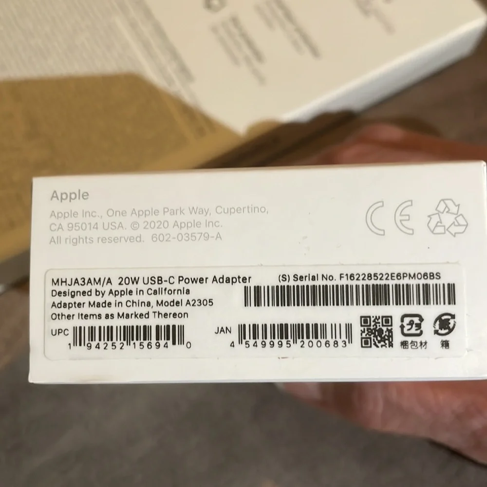 Apple USB-C 20 W Power Adapter